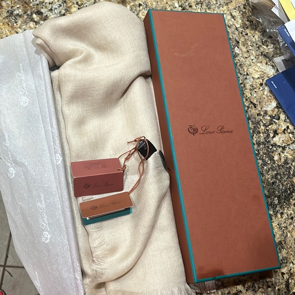 COPY - NWT & Box Loro Piana Stola Aria Cashmere/Seta-Silk Scarf